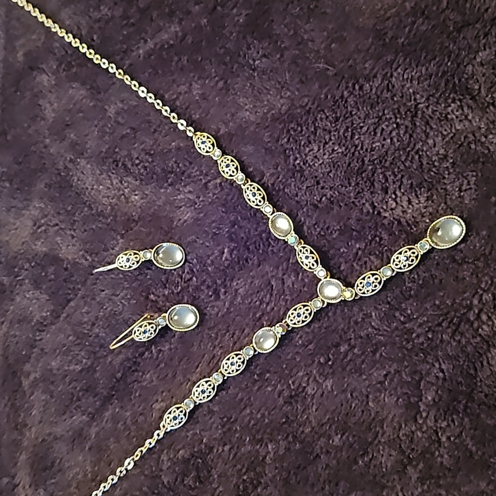 Blue colored necklace and earring set